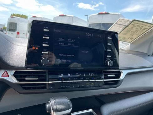 Used 2023 Toyota Sienna XLE image 24