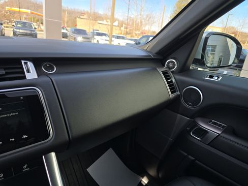 Used 2019 Land Rover Range Rover Sport HSE image 25