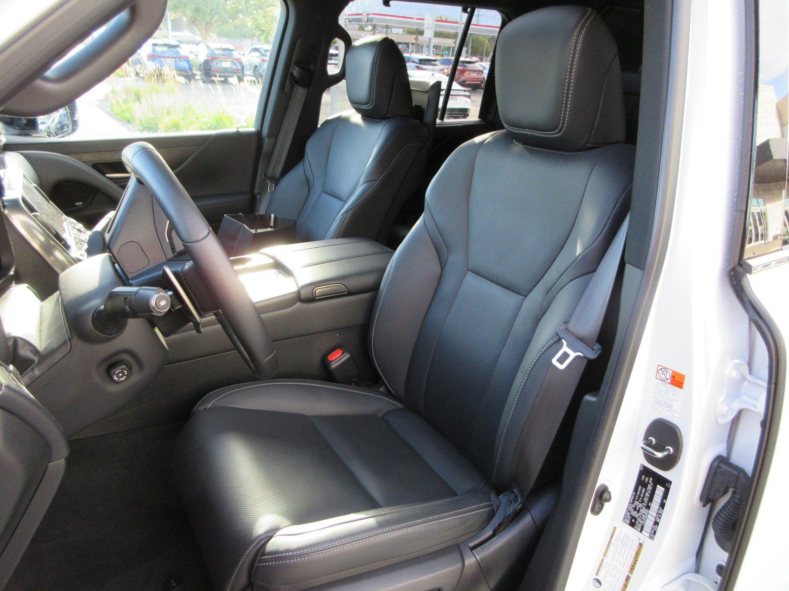 Used 2024 Lexus LX 600 4WD w/ Appearance Package image 20