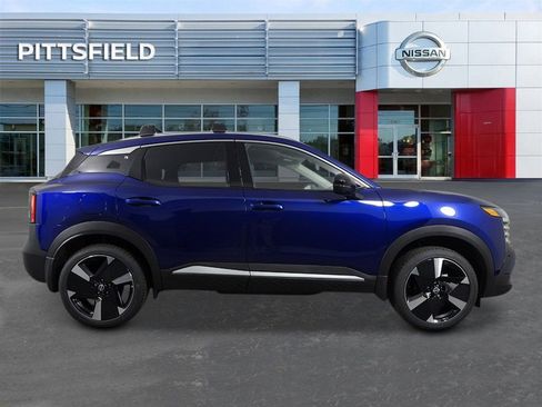 New 2026 Nissan Kicks SR w/ Cold Weather Package image 2