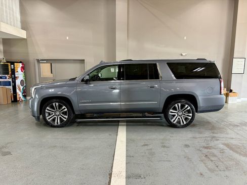 Used 2019 GMC Yukon XL Denali w/ Denali Ultimate Package AWD/4WD image 1