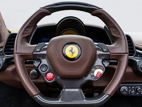 Used 2013 Ferrari 458 Spider RWD image 4
