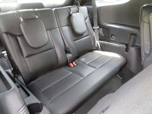 Used 2020 Ford Explorer XLT w/ Equipment Group 202A AWD/4WD image 26