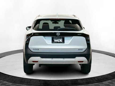 New 2025 Nissan Kicks SV w/ SV Premium Package image 4