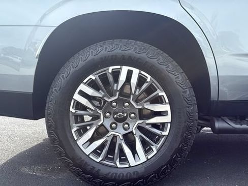 Used 2025 Chevrolet Tahoe Z71 AWD/4WD image 9