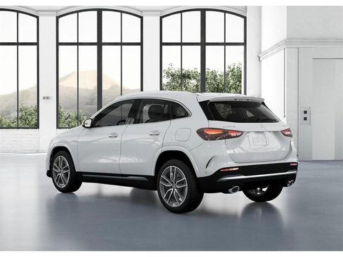 Used 2025 Mercedes-Benz GLA 35 AMG 4MATIC image 29