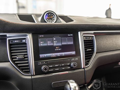 Used 2018 Porsche Macan GTS w/ Premium Package Plus image 28