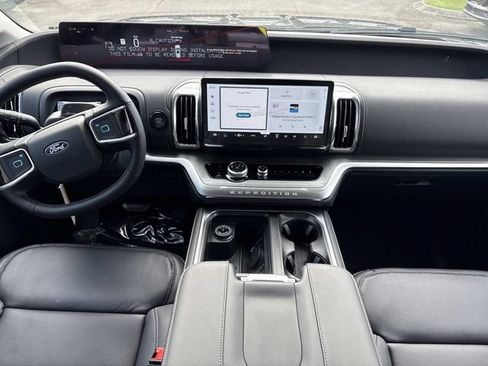 New 2027 Ford Expedition Platinum w/ Driver's Package AWD/4WD image 15
