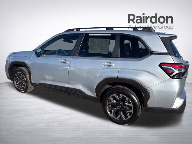 Used 2025 Subaru Forester Premium AWD/4WD image 5