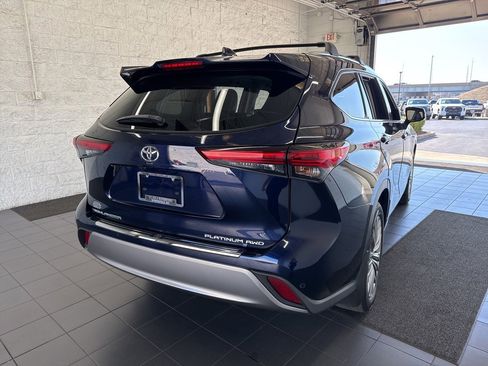 Used 2022 Toyota Highlander Platinum image 7