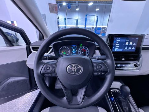 Used 2023 Toyota Corolla LE w/ LE Convenience Package FWD image 15