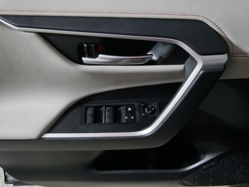Used 2019 Toyota RAV4 Adventure w/ Cold Weather Package AWD/4WD image 19