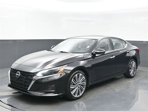 Certified 2025 Nissan Altima 2.5 SL image 1