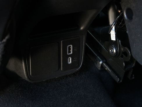 Used 2023 Buick Encore GX Preferred w/ Cold Weather Comfort Package AWD/4WD image 19