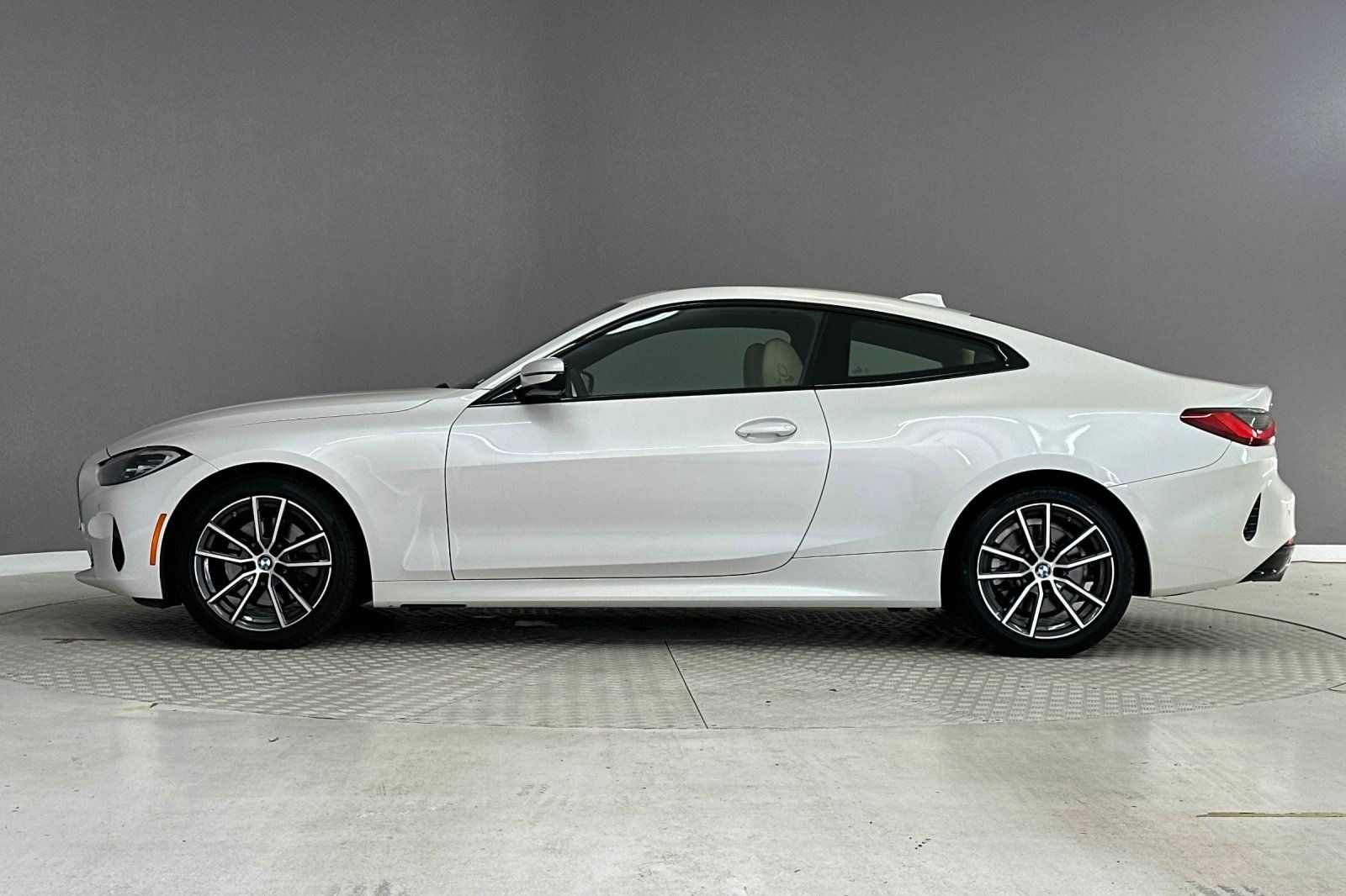 Certified 2022 BMW 430i xDrive Coupe w/ Convenience Package AWD/4WD image 2