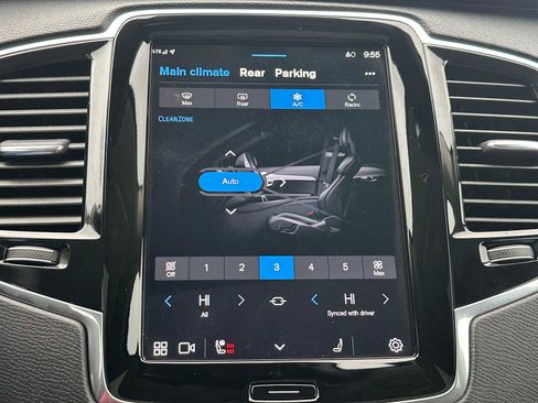 Certified 2025 Volvo XC90 B6 Plus image 28