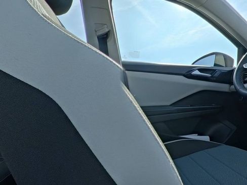 Used 2025 Volkswagen Taos S image 26