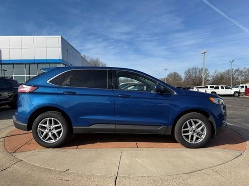Used 2024 Ford Edge SEL image 7
