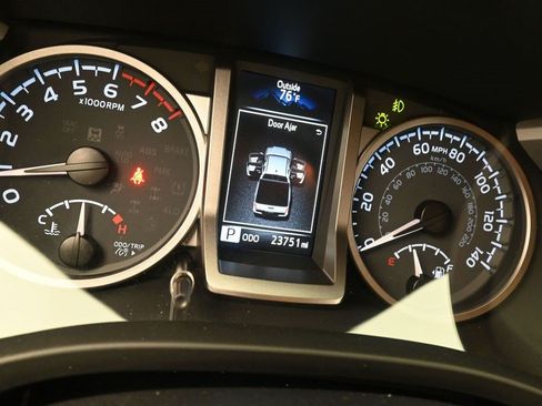 Used 2023 Toyota Tacoma SR5 w/ Technology Package AWD/4WD image 13