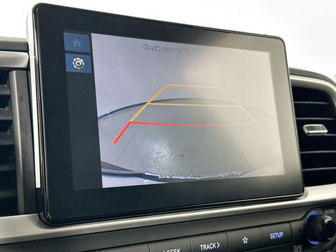 Used 2023 Hyundai Venue SEL FWD image 13