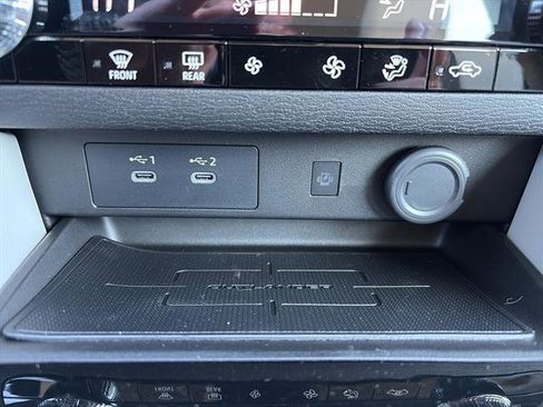 New 2025 Mitsubishi Outlander SE image 26