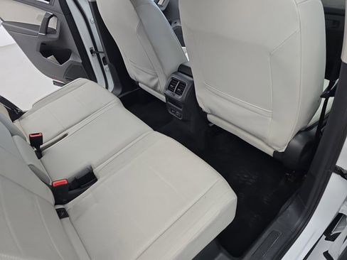 Used 2020 Volkswagen Tiguan SEL w/ 3rd Row Seat Package image 11