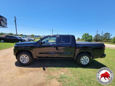 Used 2023 Nissan Frontier SV RWD image 2