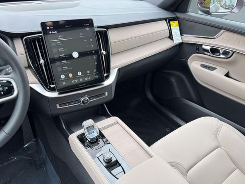 New 2026 Volvo XC90 B5 Core w/ Protection Package image 27