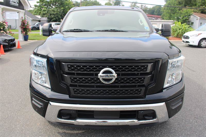 Used 2020 Nissan Titan SV w/ SV Convenience Package AWD/4WD image 3