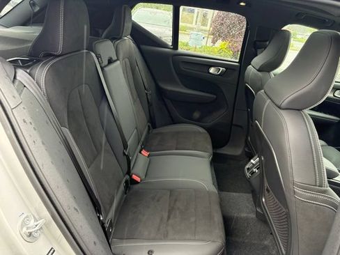 Used 2025 Volvo XC40 B5 Plus AWD/4WD image 15