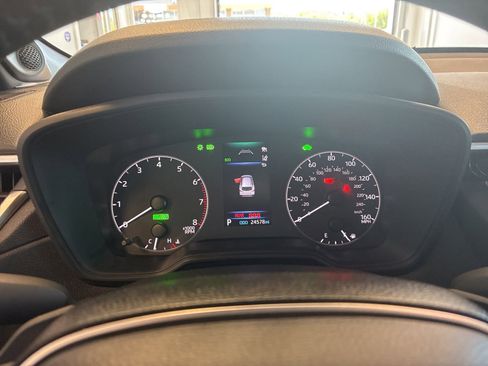 Used 2023 Toyota Corolla Cross AWD Hybrid w/ Moonroof Package image 19