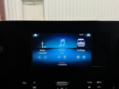 Used 2021 Mercedes-Benz Sprinter 2500 image 28