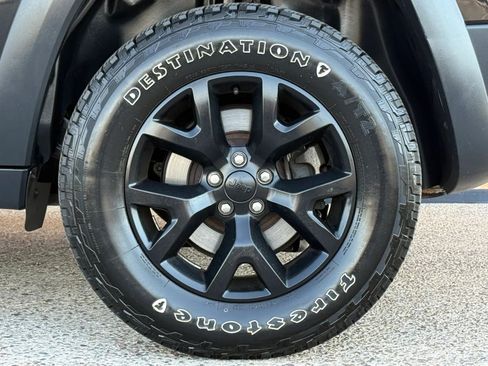 Used 2015 Jeep Cherokee Trailhawk w/ Leather Interior Group AWD/4WD image 27