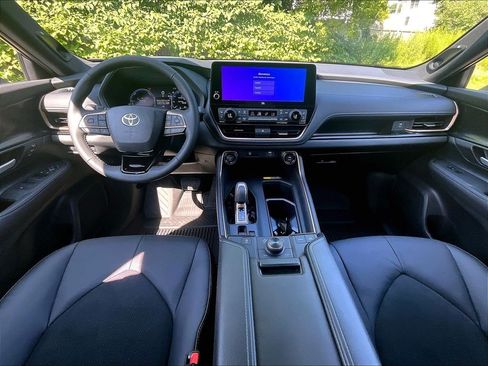 Certified 2026 Toyota Grand Highlander AWD Hybrid image 12