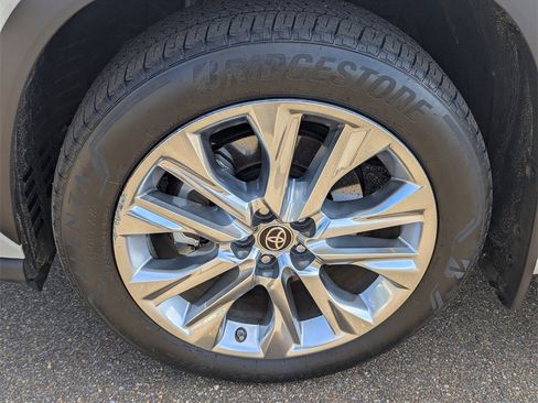 Used 2021 Toyota Highlander Limited image 30