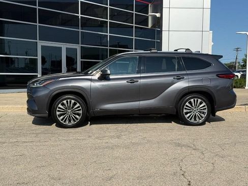 Used 2021 Toyota Highlander Platinum AWD/4WD image 6