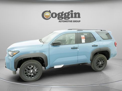 Used 2025 Toyota 4Runner SR5 RWD image 2