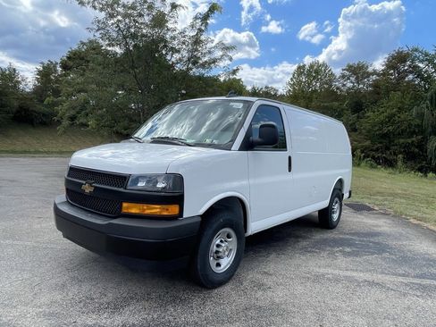 New 2025 Chevrolet Express 2500 w/ Driver Convenience Package image 7
