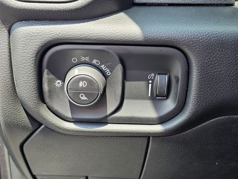 New 2025 RAM 2500 Tradesman image 18