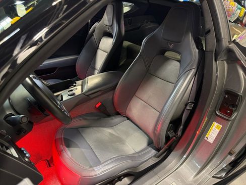 Used 2015 Chevrolet Corvette Z06 w/ 3LZ Preferred Equipment Group image 15