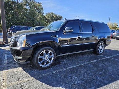 Used 2011 Cadillac Escalade ESV Premium image 2