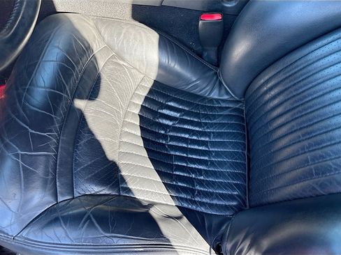 Used 2002 Chevrolet Corvette Convertible w/ Preferred Equipment Group2 image 19