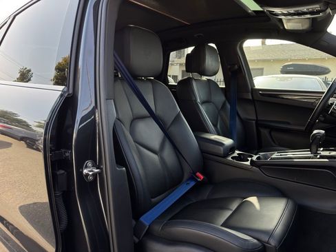 Used 2022 Porsche Macan S image 32