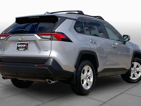 Used 2021 Toyota RAV4 XLE w/ Convenience Package FWD image 13