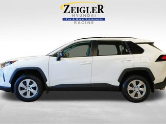 Used 2021 Toyota RAV4 LE video 1