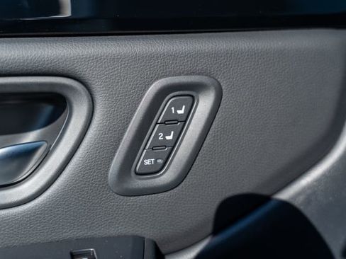 Used 2025 Honda Pilot EX-L image 30