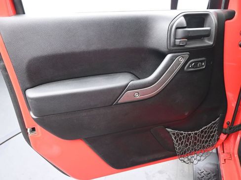Used 2013 Jeep Wrangler Sport AWD/4WD image 15