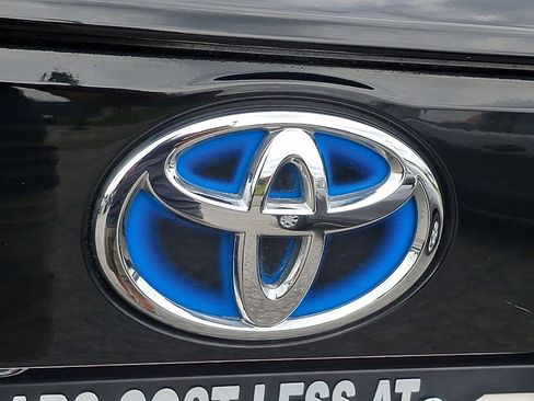 Used 2021 Toyota RAV4 LE AWD/4WD image 28