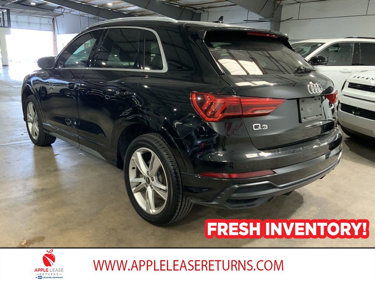 Used 2022 Audi Q3 2.0T Premium w/ Convenience Package AWD/4WD image 3