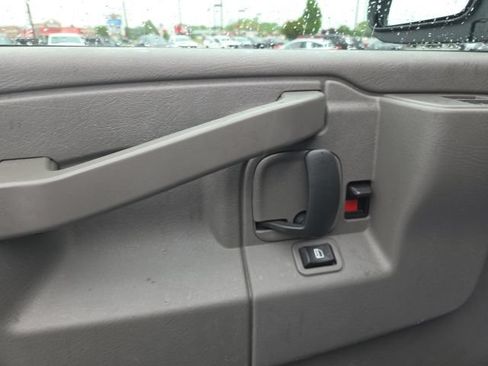 Used 2025 GMC Savana 2500 w/ Driver Convenience Package RWD image 18